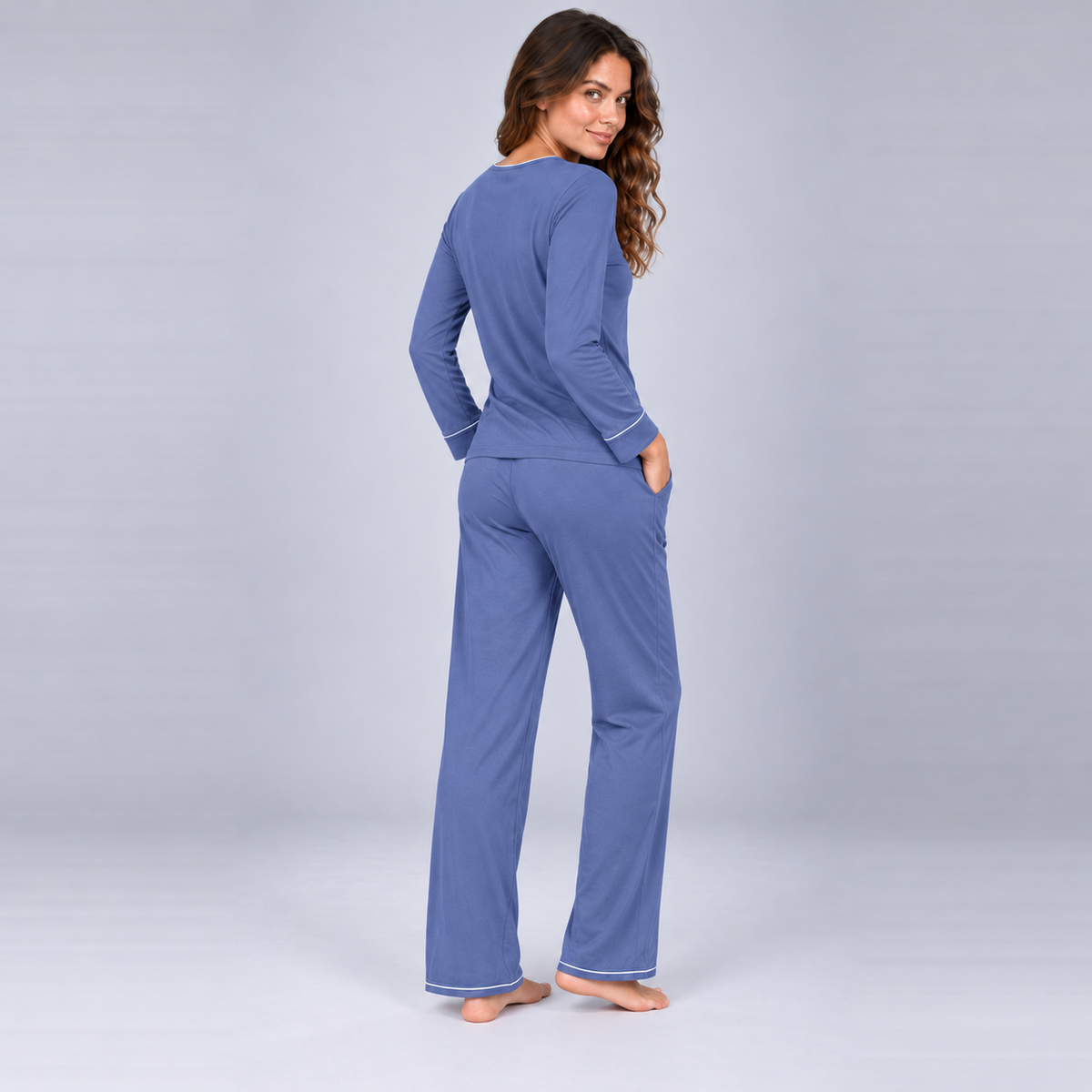 Pigiama da donna con felpa e pantaloni in maglia elasticizzata di bambù