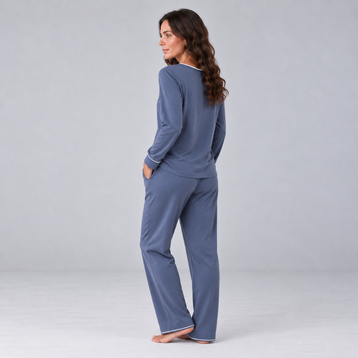 Pigiama da donna con felpa e pantaloni in maglia elasticizzata di bambù
